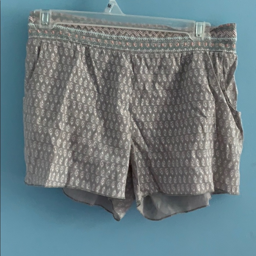 Flowy shorts with pockets